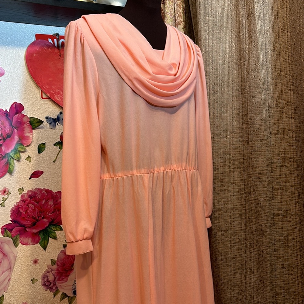 Vintage 1970’s Anthony Richards, solid peach long sleeve maxi dress. Size 16P.
